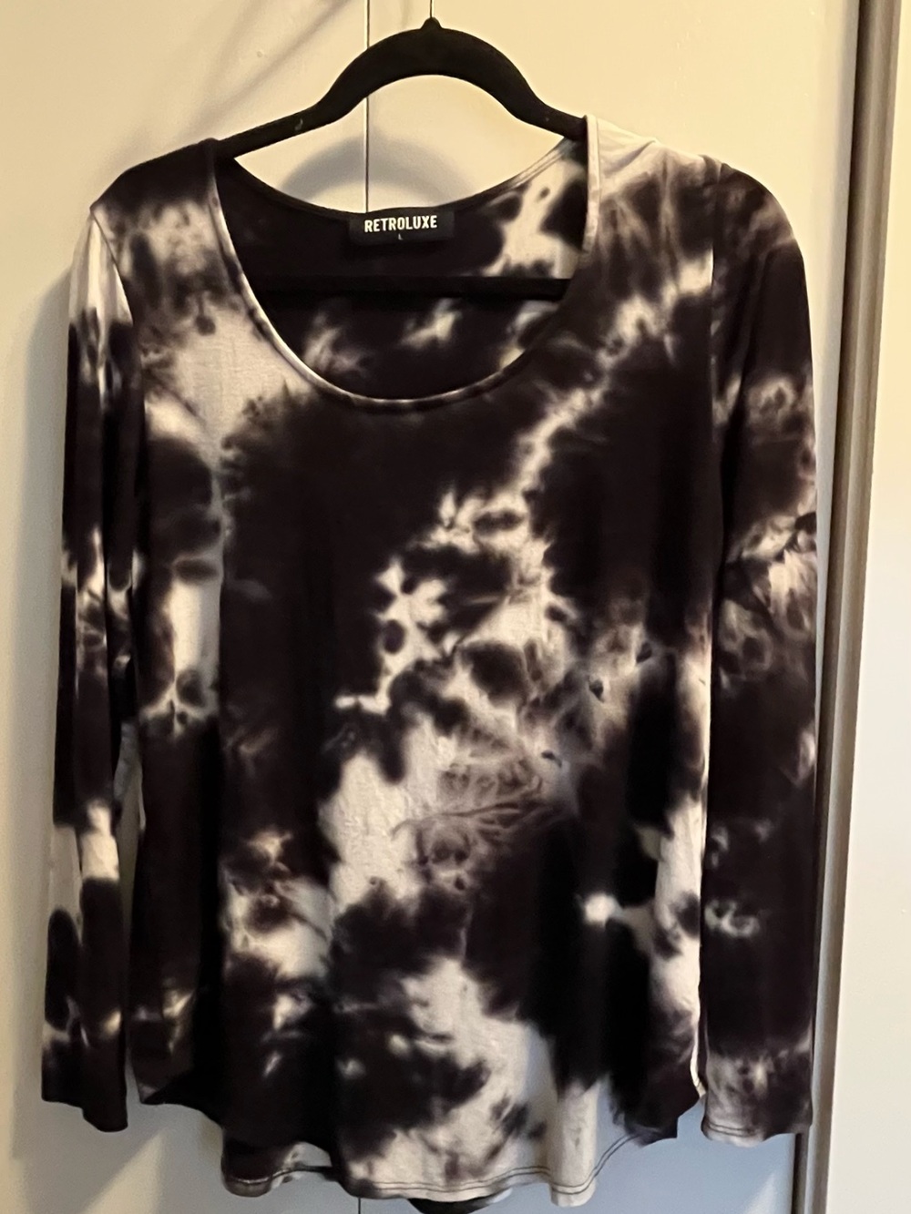 Black & White Tie-Dye Long Sleeve Top